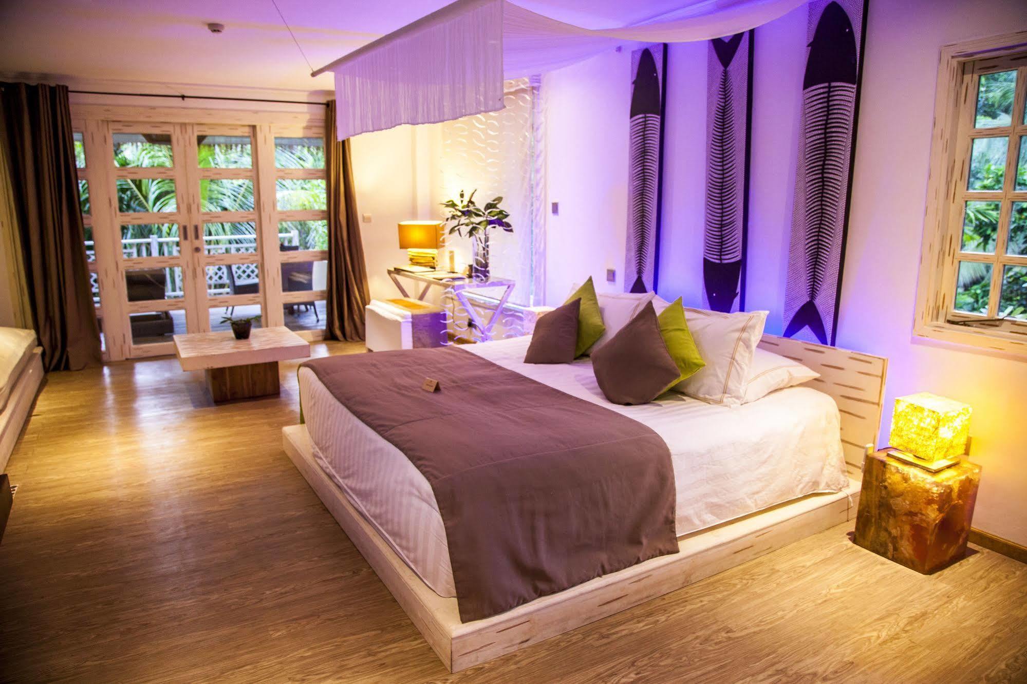 Resort Le Domaine De L'orangeraie And 4*
